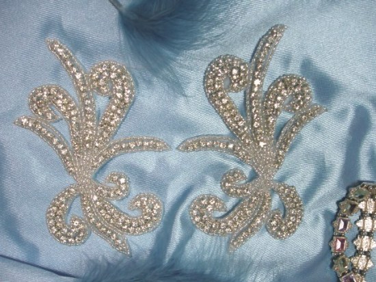 0042A Silver Genuine Rhinestone Mirror Pair Beaded Appliques
