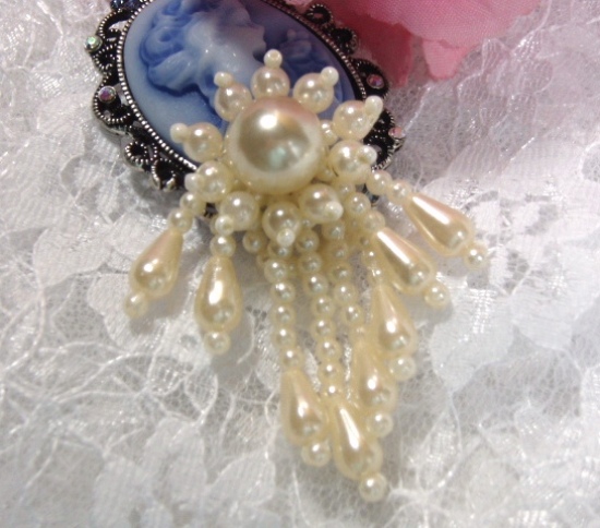 Ivory Dangle 2" Sequin Beaded Applique  0043