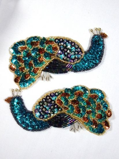 0046  Peacock Mirror Pair Beaded Sequin Appliques 4.75"