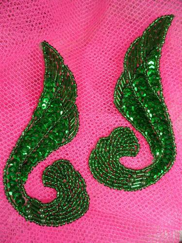 0123 Kelly Green Swirl Mirror Pair Sequin Beaded Appliques