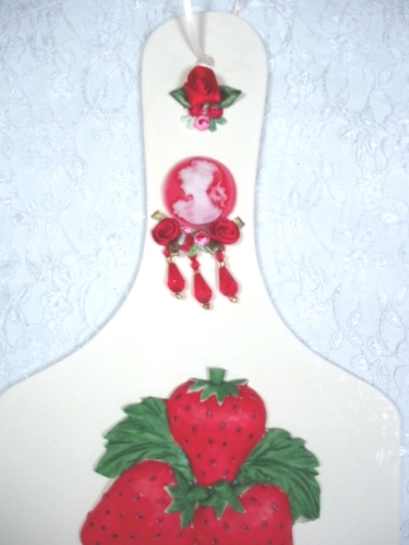 0124D  Red Victorian Strawberry Key Holder Plaque