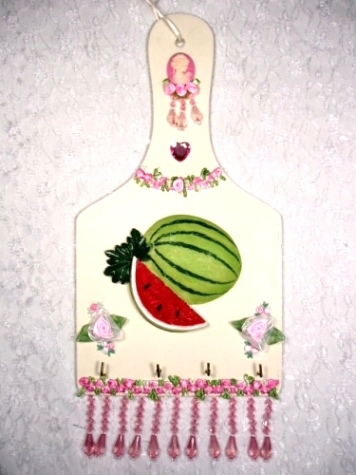 0124B  Pink Victorian Watermelon Key Holder Plaque