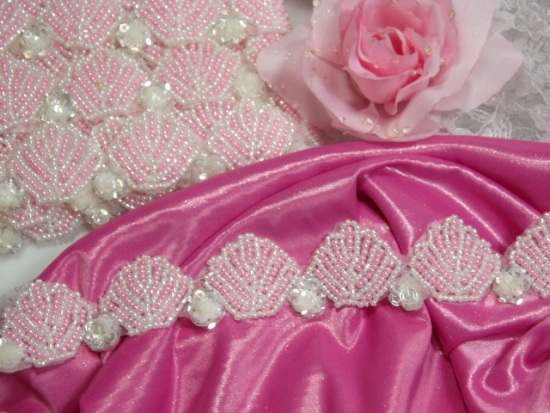 0212  Pink And White Shell Sequin Beaded Trim