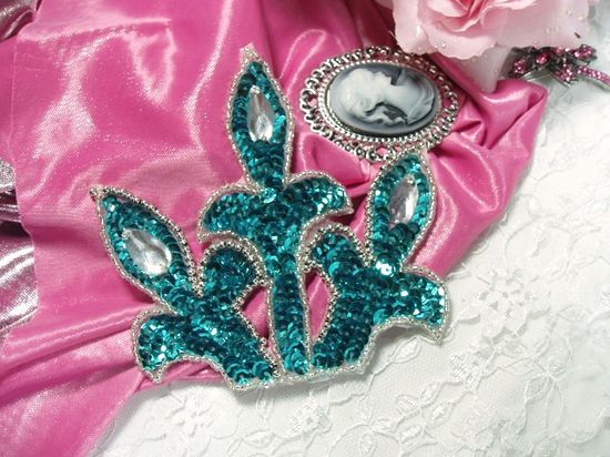 0221 Turquoise Fleur De Leis Jewel Beaded Sequin Applique 4.5"