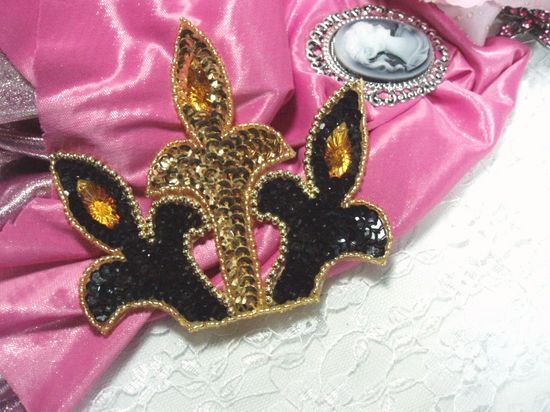 0221 Black Gold Fleur De Leis Jewel Beaded Sequin Applique 4.5"