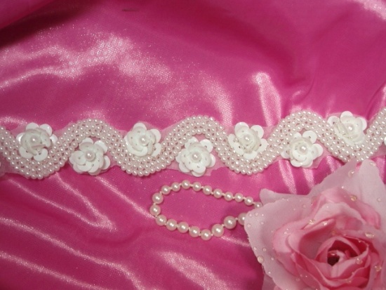 0257  White Pearl Floral Sequin Beaded Trim