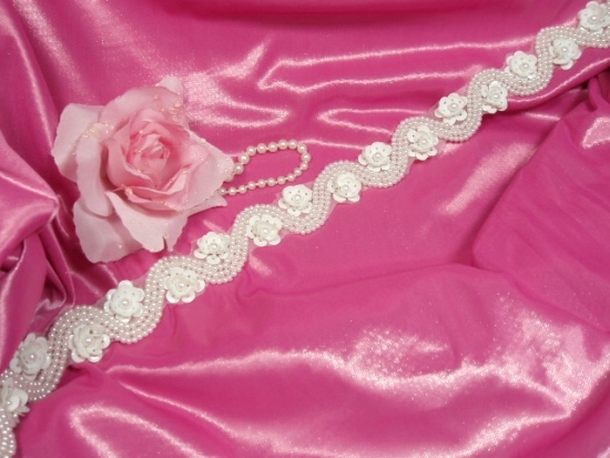 0257  White Pearl Floral Sequin Beaded Trim