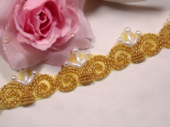 0270   Elegant Gold Pearl Beaded Trim