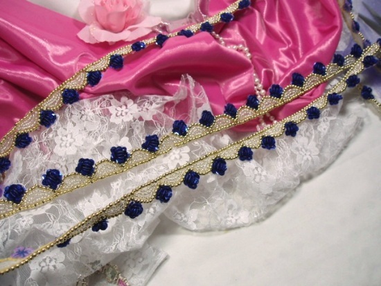 0275  Gold and Blue Floral Sequin Beaded Trim