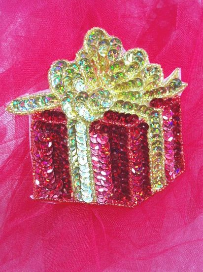 0291  Red Christmas Gift Beaded Sequin Applique 4"