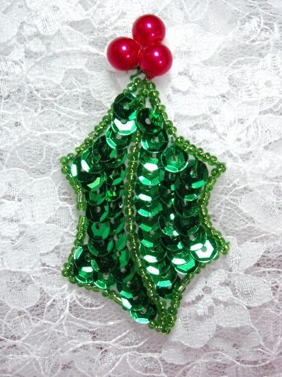 0295  Christmas Holly Beaded Sequin Applique 3"