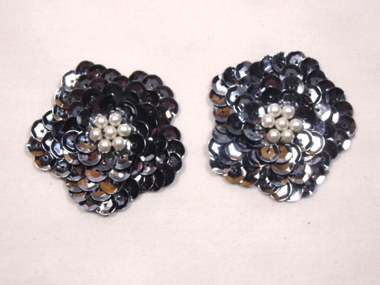 K8261  Set of (2) Gunmetal  Flower Pair Sequin Beaded Appliques 1.75"