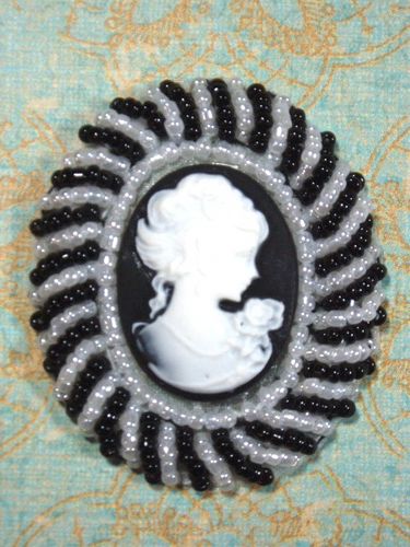 0383  Black White Victorian Cameo Beaded Applique 2"