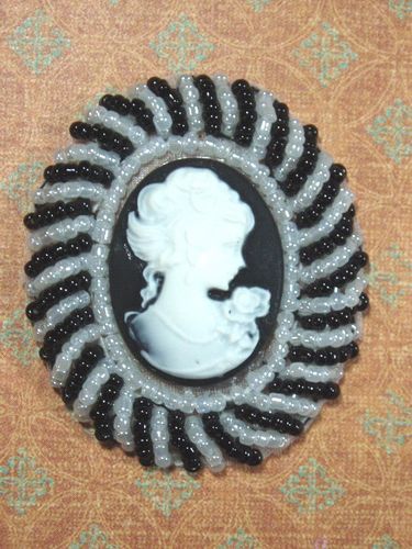 0383  Black White Victorian Cameo Beaded Applique 2"