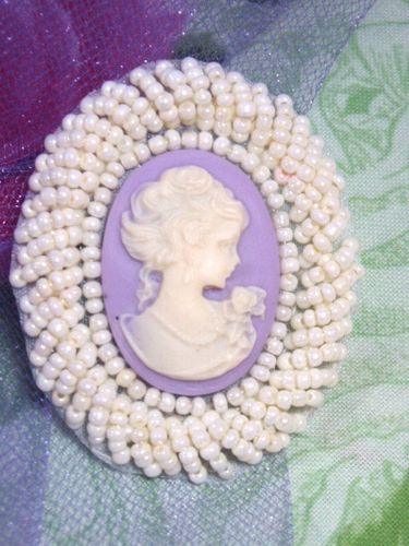0383  Ivory Lavender Victorian Cameo Beaded Applique 2"