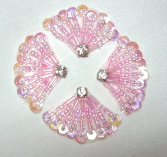 T8622  Set of 4 Pink Victorian Fan Sequin Beaded Appliques