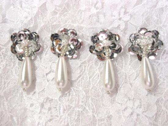 AT8900D  Set of ( 4 ) SIlver & Pearl Sequin Beaded Appliques