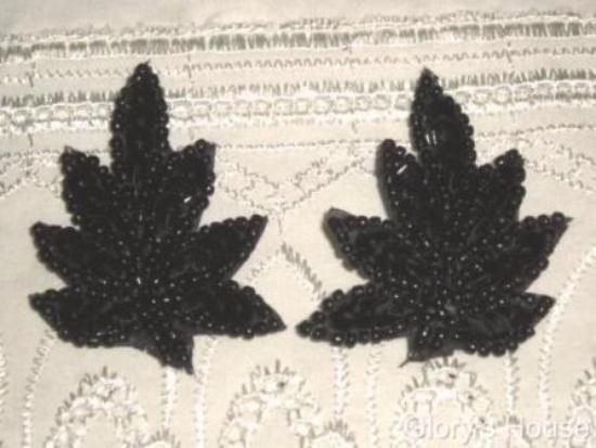 T8633 Black Leaf Mirror Pair Sequin Beaded Appliques 2"