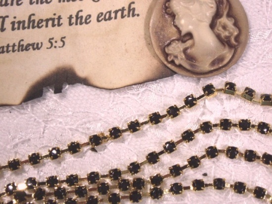 E2534  Black Elegant Rhinestone Chain Sewing Trim 1/8"