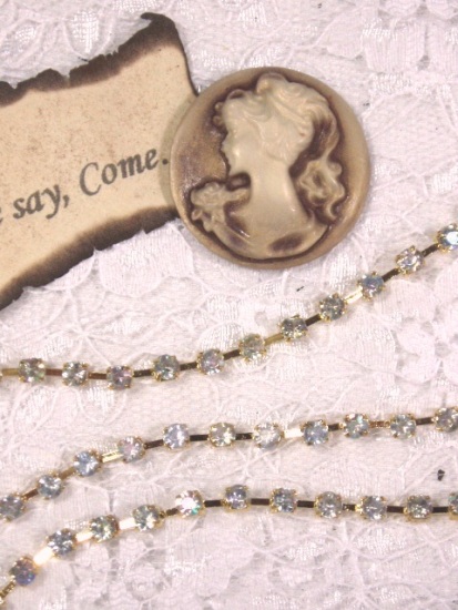 E2534  Crystal AB Gold Elegant Rhinestone Chain Sewing Trim 1/8"