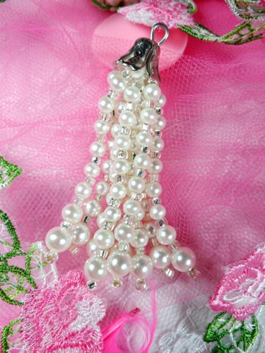MS18 Pearl Dangle Beaded Applique 2.5"