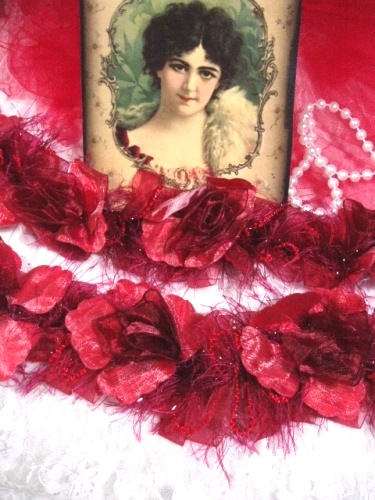 E5665 Red Rose Floral Stretchy Sewing Trim