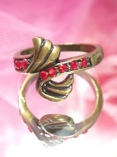 609  Red Antique Gold Vintage Rhinestone Ring sz 10