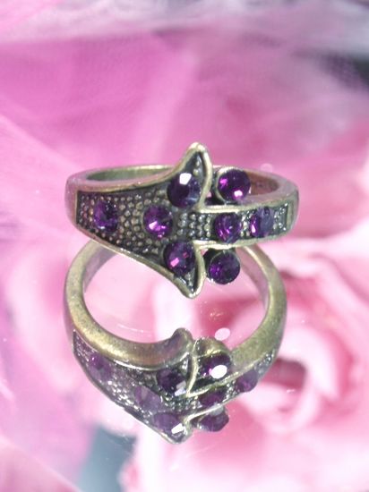 636  Purple Rhinestone Antique Gold Vintage Ring sz. 8.75