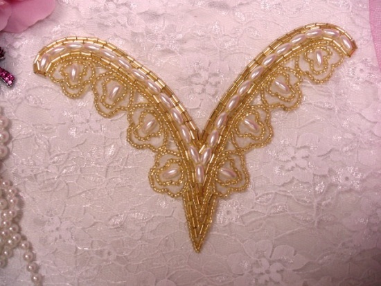 K8114  Gold Pearl Collar Sequin Beaded Applique  5.75"