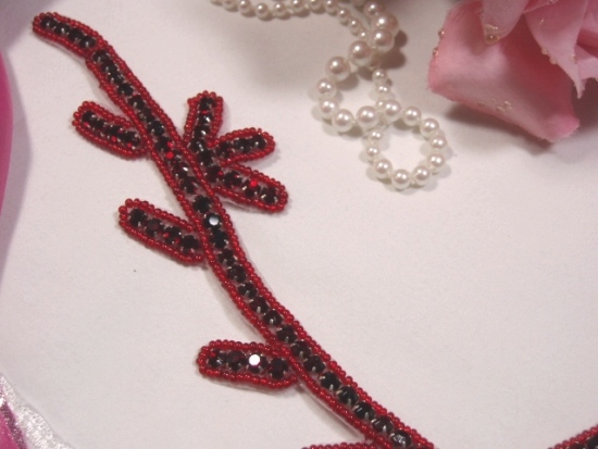 K8117  Red Collar Rhinestone Beaded Applique 8.5"