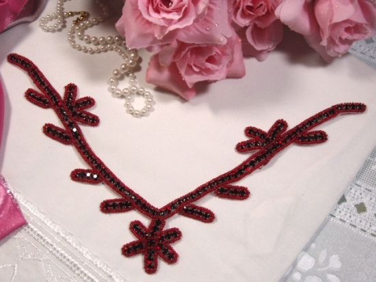 K8117  Red Collar Rhinestone Beaded Applique 8.5"