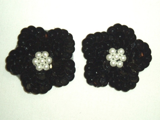 K8261  Set of (2) Black Flower Pair Sequin Beaded Appliques 1.75"