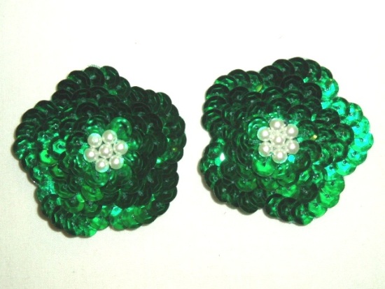K8261  Set of (2) Green Flower Pair Sequin Beaded Appliques 1.75"