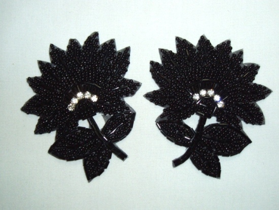 K8273  Black Floral Mirror Pair Beaded Appliques 3.5"