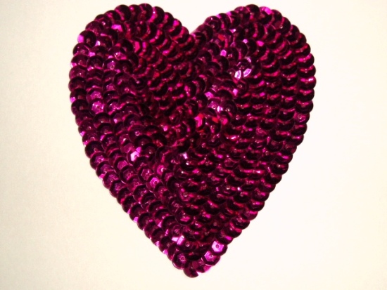 K8395   Fuchsia Heart  Sequin Applique 3.5"