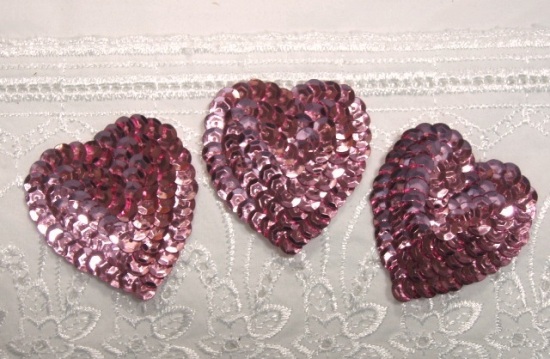 K8395A  Set of 3 Mauve/Rose Heart  Sequin Applique 2"