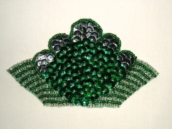 K8618A  Kelly Green & Silver Fan Epaulet Sequin Beaded Applique 4.5"
