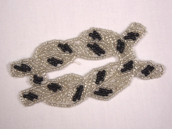 K8625  Black & Silver Knot Beaded  Applique 3"