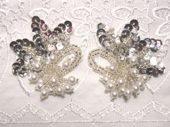 T8634  Silver Pearl Dangle Pair Sequin Beaded Appliques 2"