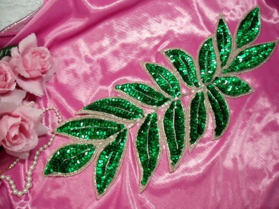 K8741  Kelly Green Leaf Cluster Sequin Beaded Applique 15"