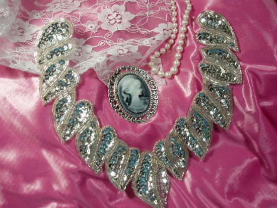 K8753  Silver Collar Sequin Beaded Applique 8"
