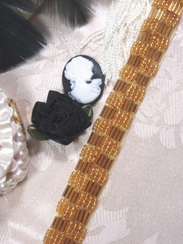 T8869  Gold Beaded Trim .75"