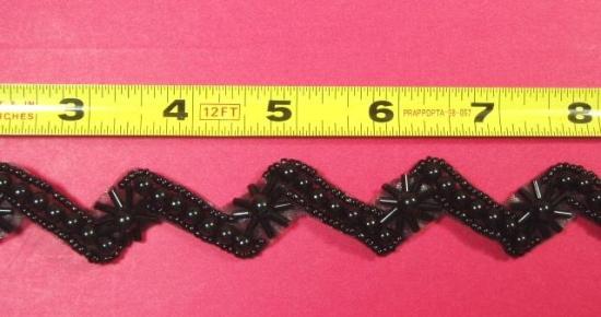 T8880  Black Zigzag Beaded Sewing Trim 1"