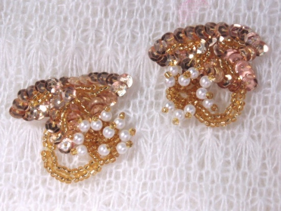 T8903   Gold Pearl Mirror Pair Sequin Beaded Appliques