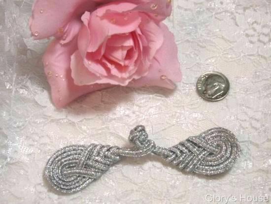 0253  Silver President Frog Button Closure 4"