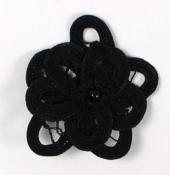 E5552 Black Double Floral Bouquet Applique 2.5"