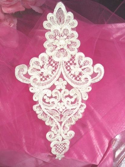 F31  Ivory Venise Lace Applique 10.5"