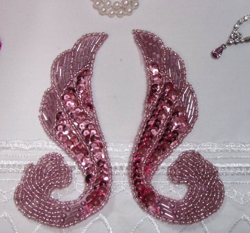 0123 Mauve Rose Swirl Mirror Pair Sequin Beaded Appliques