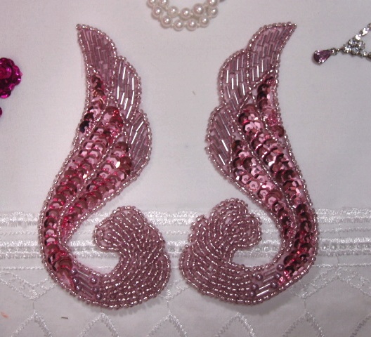 0123 Mauve Rose Swirl Mirror Pair Sequin Beaded Appliques