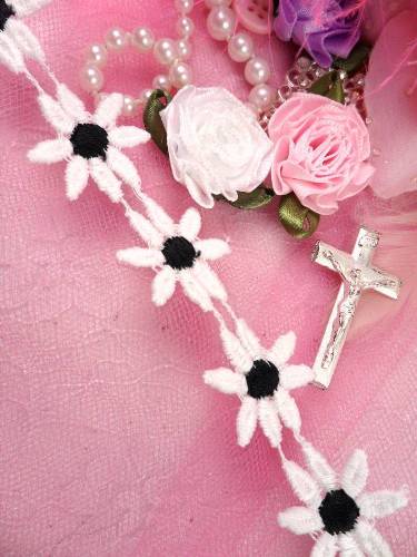 C100 White Black Daisy Sewing Trim 1"